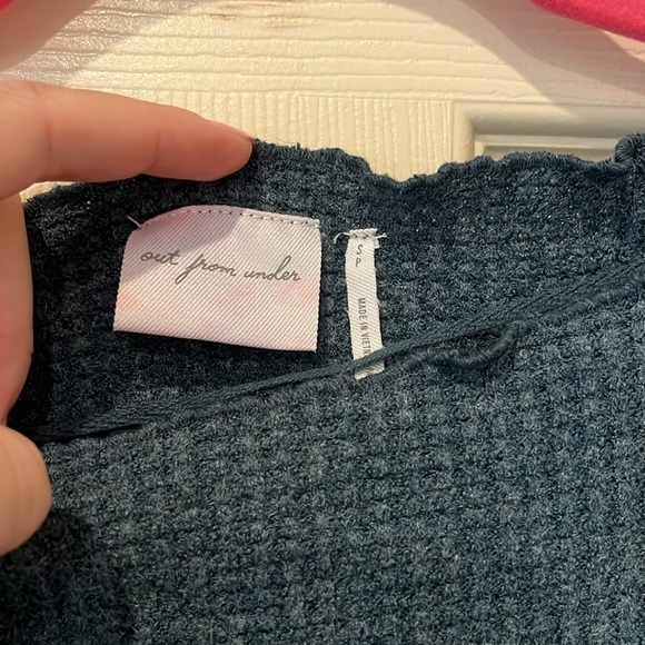 Out from under green crop top, small - Picture 4 of 8